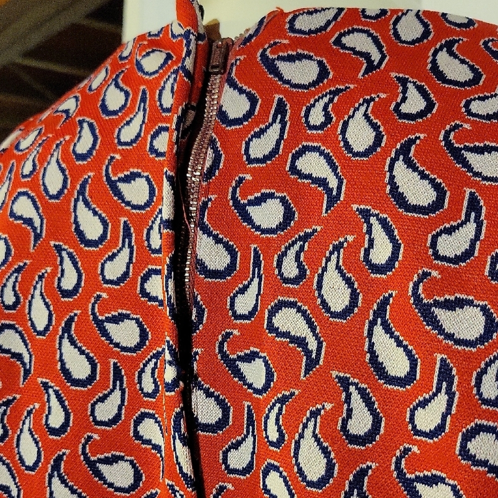 Vintage 70s Red Sleeveless Mod Style Dress with Pattern - Picture 3 of 3
